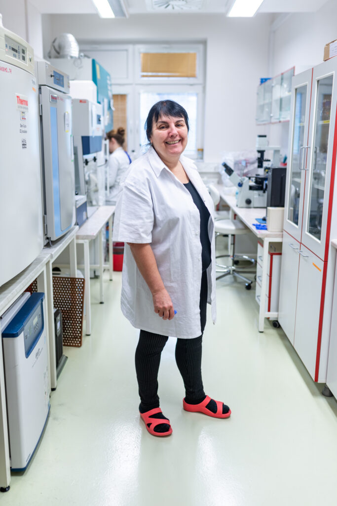 2023-01-31-cell-culture-room